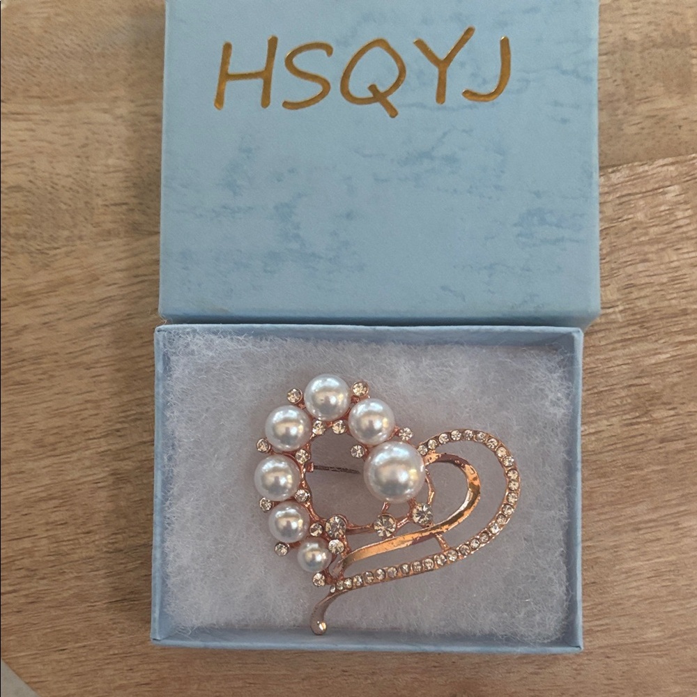 Pearl and Gold Swirl Brooch